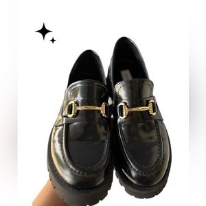 Gently used Steve Madden Leather Lando Loafers with horsebit in front.